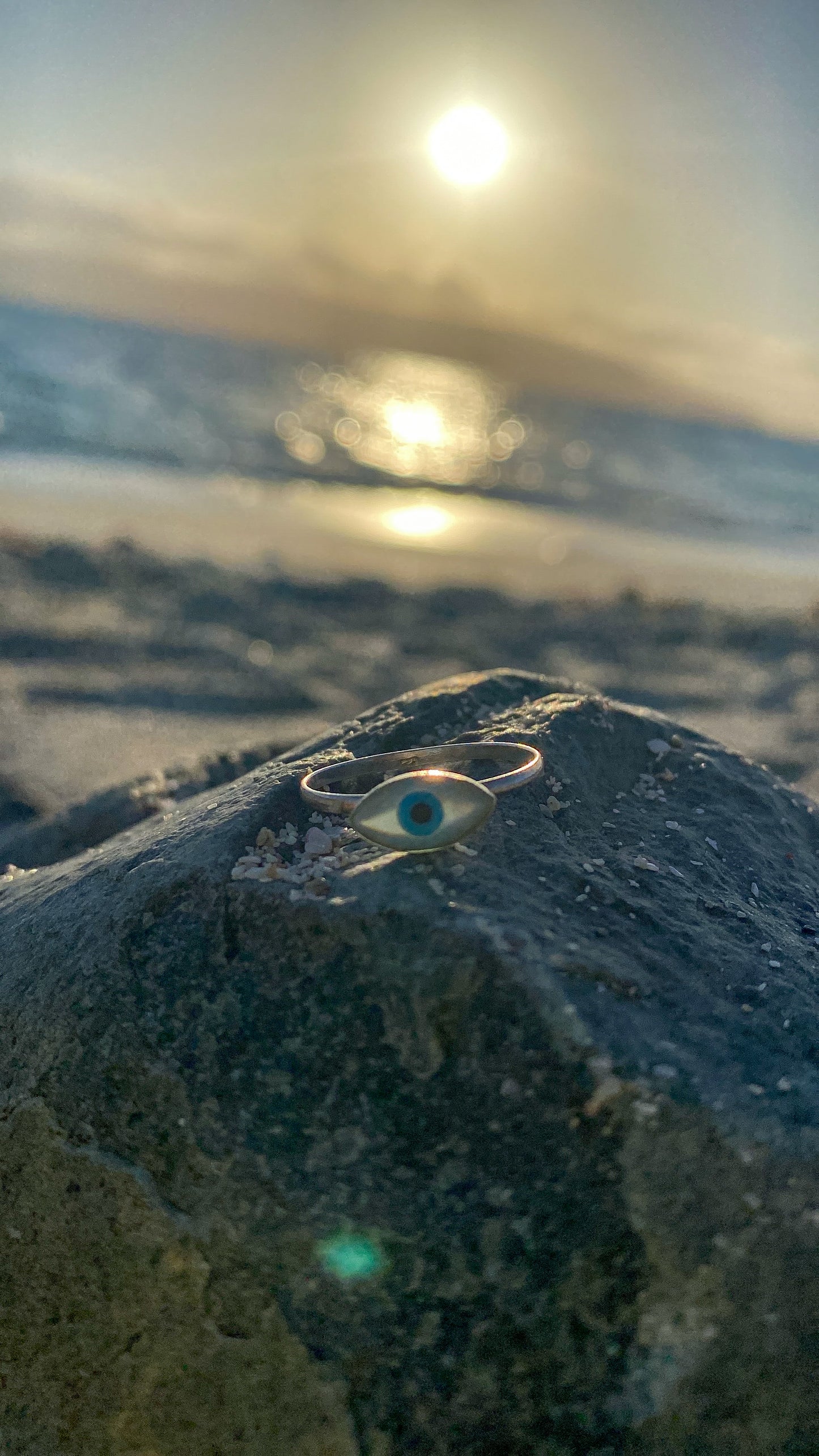 Anillo ojo turco nácar