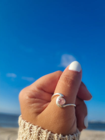 Anillo ola cuarzo rosado